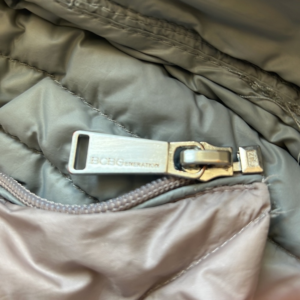 Bcbgeneration Ultra Light Packable Down Jacket - image 5